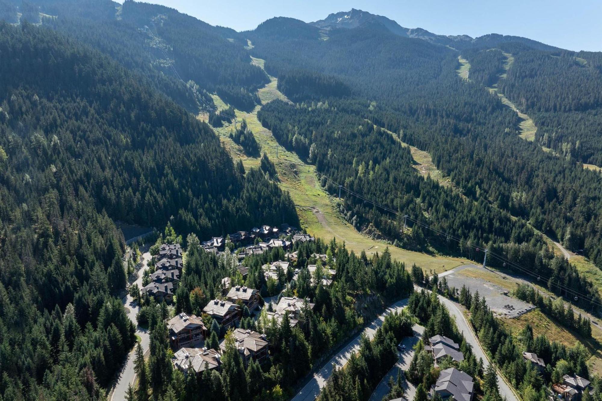 Taluswood The Heights 18 | Mountainside Townhome W/ Ski Access, Hot Tub, Tranquil Views Whistler Eksteriør bilde