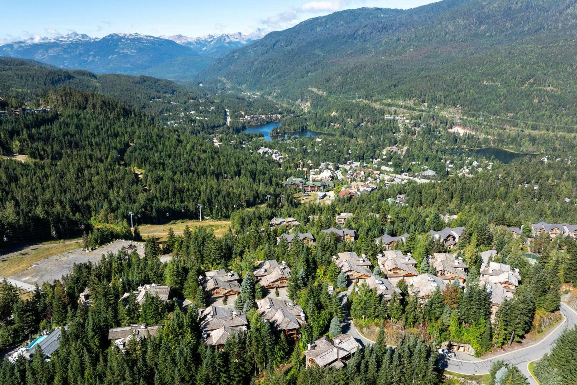 Taluswood The Heights 18 | Mountainside Townhome W/ Ski Access, Hot Tub, Tranquil Views Whistler Eksteriør bilde